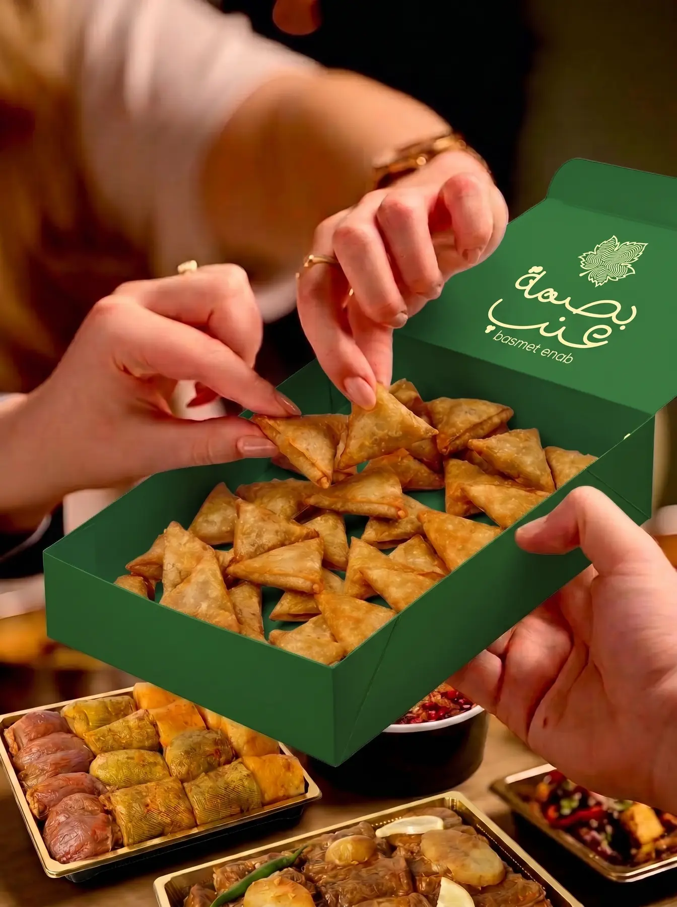 علبة سمبوسة بصمة عنب